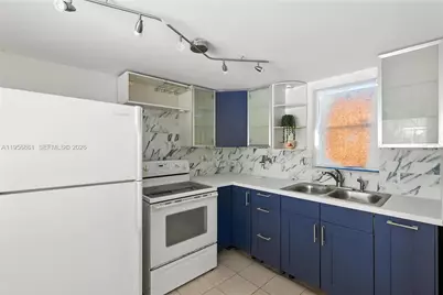 4165 SW 66th Ter #109, Davie, FL 33314 - Photo 5