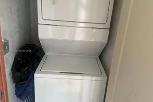 855 NE 209th St, Miami, FL 33179 - Photo 17