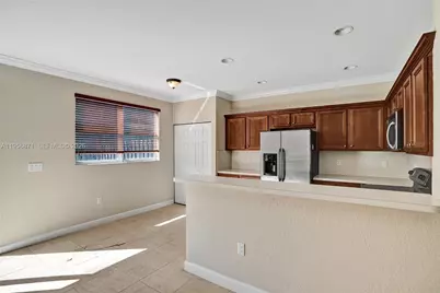 1042 NE 207th Ter, Miami, FL 33179 - Photo 19