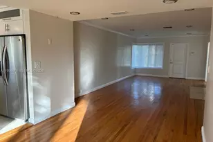 9208 Byron Ave, Surfside, FL 33154 - Photo 7