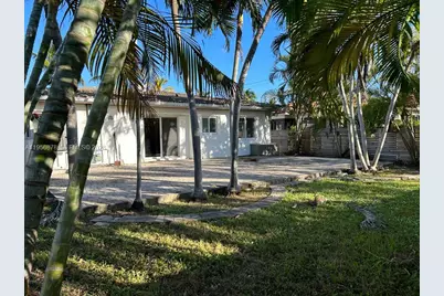 9208 Byron Ave, Surfside, FL 33154 - Photo 17