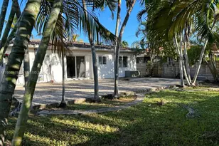 9208 Byron Ave, Surfside, FL 33154 - Photo 17