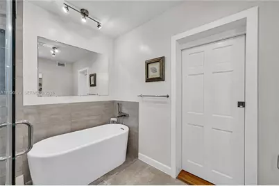 3535 W Glencoe St, Miami, FL 33133 - Photo 23