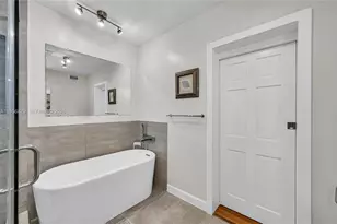 3535 W Glencoe St, Miami, FL 33133 - Photo 23