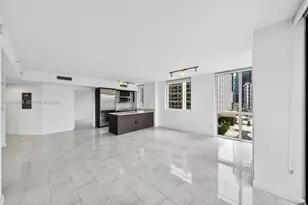 500 Brickell Ave, Miami, FL 33131 - Photo 9