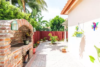 10564 NW 57th St, Doral, FL 33178 - Photo 45