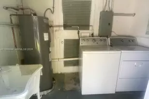 811 NE 70th St, Miami, FL 33138 - Photo 31