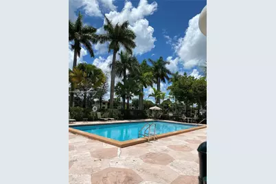 7900 Camino Cir #403, Miami, FL 33143 - Photo 3
