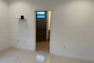 9952 NW 10th St, Miami, FL 33172 - Photo 7