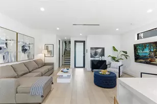 255 NW 39th St, Miami, FL 33127 - Photo 9