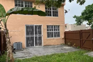 4250 W 11th Ln, Hialeah, FL 33012 - Photo 29