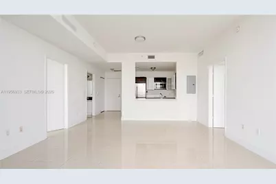 90 SW 3rd St #PH-10, Miami, FL 33130 - Photo 5