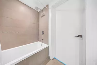 1080 Brickell Ave #2708, Miami, FL 33131 - Photo 15