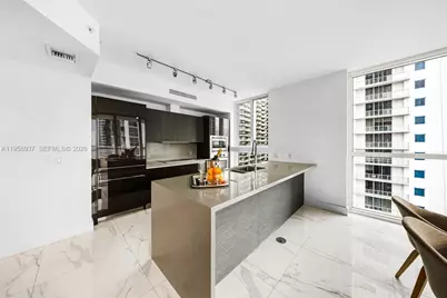 1080 Brickell Ave #2708, Miami, FL 33131 - Photo 9