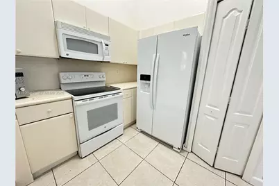 1666 SE 27th Ct #201, Homestead, FL 33035 - Photo 7