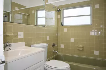 1100 NE 9th Ave #303, Fort Lauderdale, FL 33304 - Photo 9