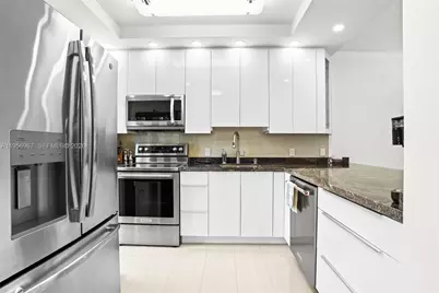 2500 Diana Dr #104, Hallandale Beach, FL 33009 - Photo 9