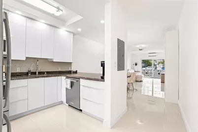 2500 Diana Dr #104, Hallandale Beach, FL 33009 - Photo 7