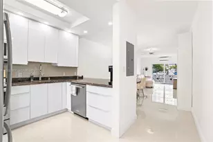 2500 Diana Dr, Hallandale Beach, FL 33009 - Photo 7