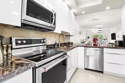 2500 Diana Dr #104, Hallandale Beach, FL 33009 - Photo 9