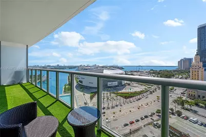 888 Biscayne Blvd #1802, Miami, FL 33132 - Photo 1