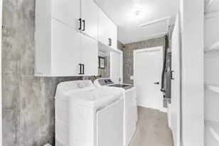 8810 NW 7th St, Pembroke Pines, FL 33024 - Photo 25