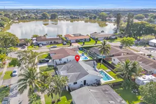 8810 NW 7th St, Pembroke Pines, FL 33024 - Photo 3