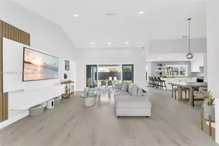 8810 NW 7th St, Pembroke Pines, FL 33024 - Photo 13