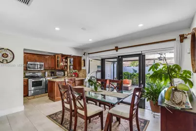 9466 SW 6th Ln, Miami, FL 33174 - Photo 9