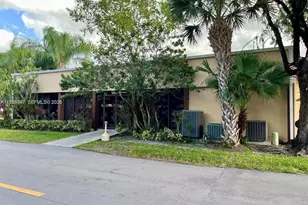 8861 Sunrise Lakes Blvd, Sunrise, FL 33322 - Photo 27