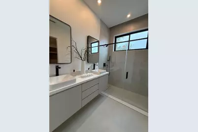 3200 Thomas Ave, Miami, FL 33133 - Photo 21