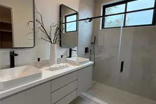 3200 Thomas Ave, Miami, FL 33133 - Photo 23