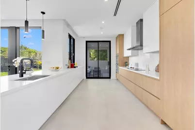 3200 Thomas Ave, Miami, FL 33133 - Photo 9