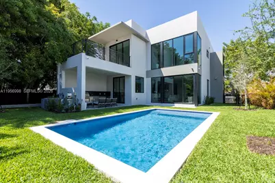 3200 Thomas Ave, Miami, FL 33133 - Photo 1