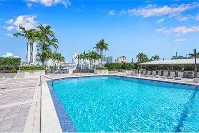 4101 Pine Tree Dr #828, Miami Beach, FL 33140 - Photo 43