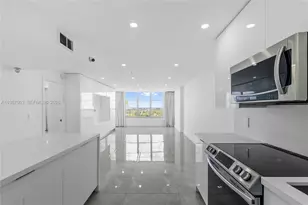 4101 Pine Tree Dr, Miami Beach, FL 33140 - Photo 3