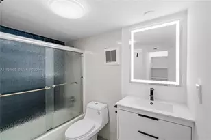 4101 Pine Tree Dr, Miami Beach, FL 33140 - Photo 29