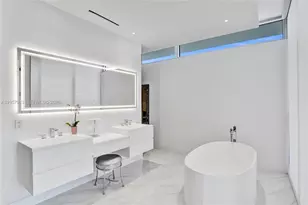 3750 Yacht Club Dr, Aventura, FL 33180 - Photo 33