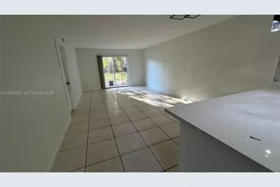 4111 Stirling Rd #102, Dania Beach, FL 33314 - Photo 7