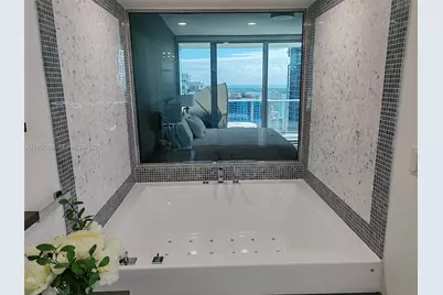 200 Biscayne Boulevard Way #3907, Miami, FL 33131 - Photo 15