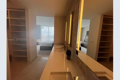 88 SW 7th St #2404, Miami, FL 33131 - Photo 5