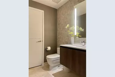 88 SW 7th St #2404, Miami, FL 33131 - Photo 15