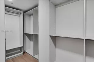 555 NE 34th St, Miami, FL 33137 - Photo 23