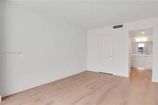 555 NE 34th St, Miami, FL 33137 - Photo 19
