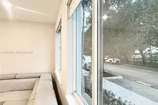 10420 NW 67th St, Doral, FL 33178 - Photo 7