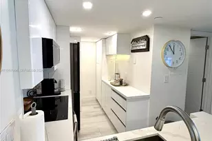 770 Claughton Island Dr, Miami, FL 33131 - Photo 7