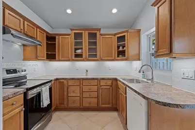 332 Bridgeton Rd, Weston, FL 33326 - Photo 17