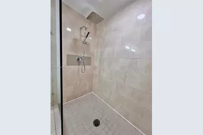 90 SW 3rd St #TH300A, Miami, FL 33130 - Photo 17