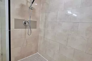 90 SW 3rd St, Miami, FL 33130 - Photo 17