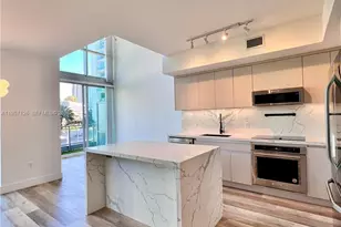 90 SW 3rd St, Miami, FL 33130 - Photo 3